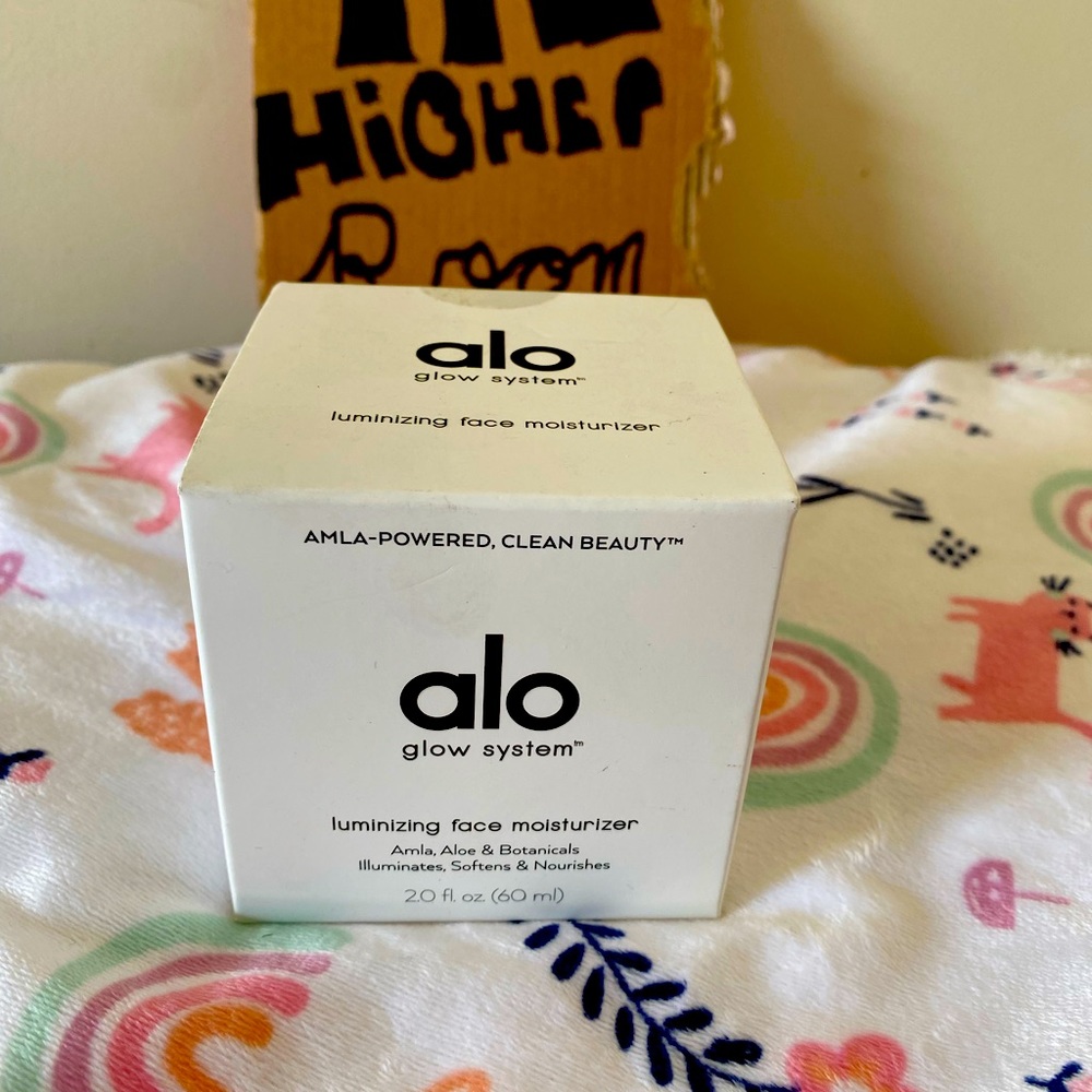 Alo glow face moisturizer